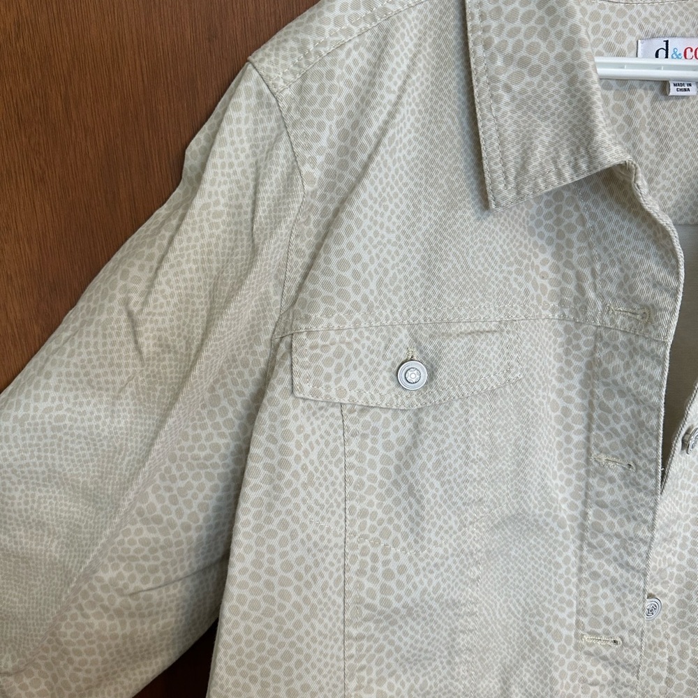 Chic Tan Utility Jacket - Picture 2 of 7